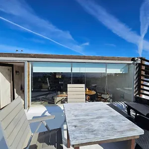 https://casa-yuno-la-asomada-lanzarote.puertodelcarmen-hotels.org